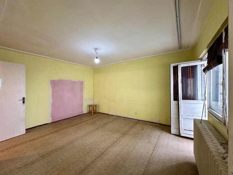 Garsoniera la cativa pasi (la propriu) de metrou Gorjului.